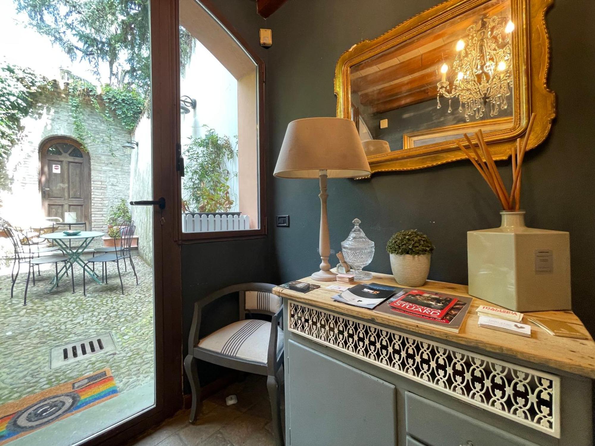 Le Camere di Bsuites Parme Extérieur photo