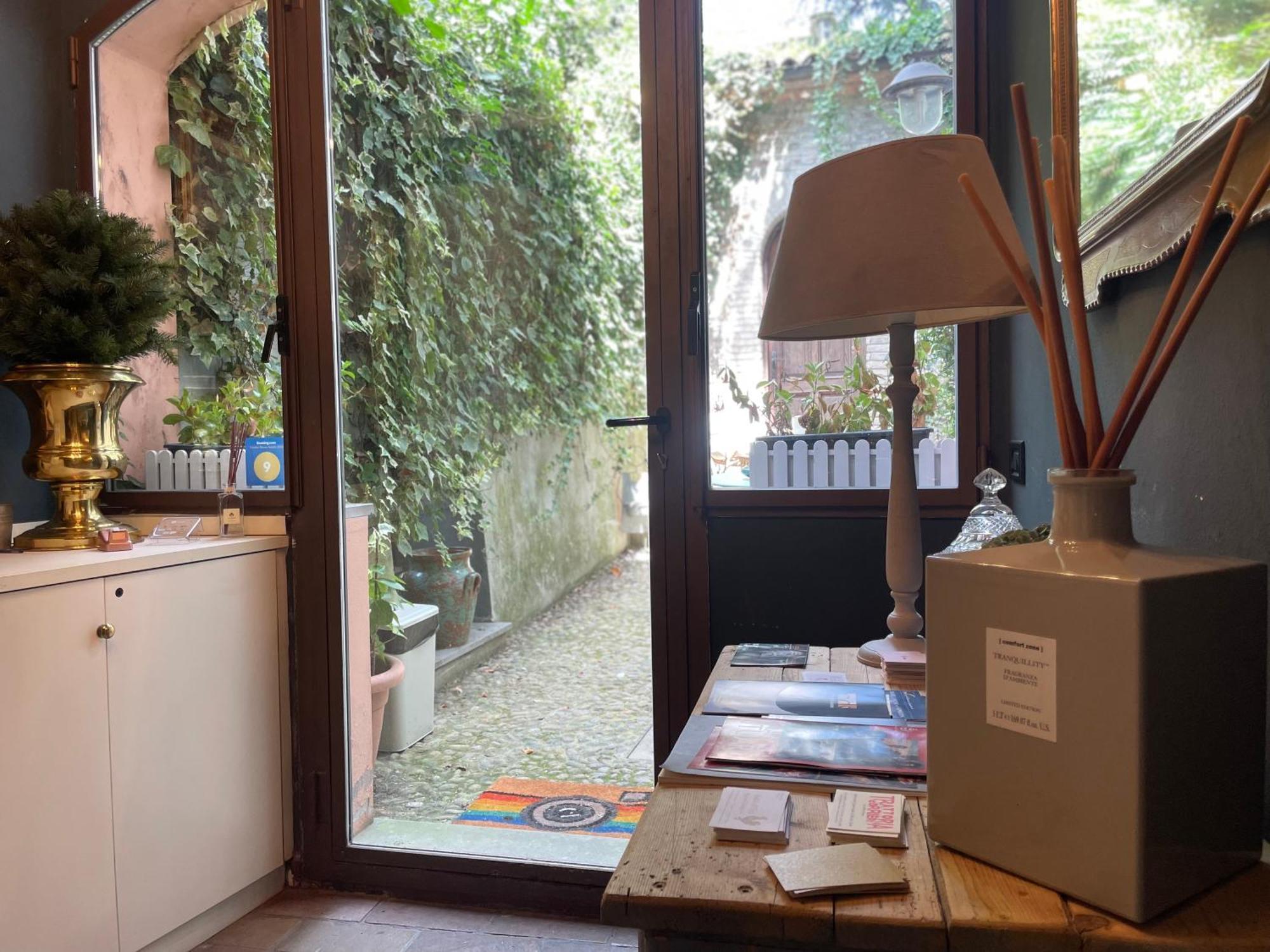 Le Camere di Bsuites Parme Extérieur photo