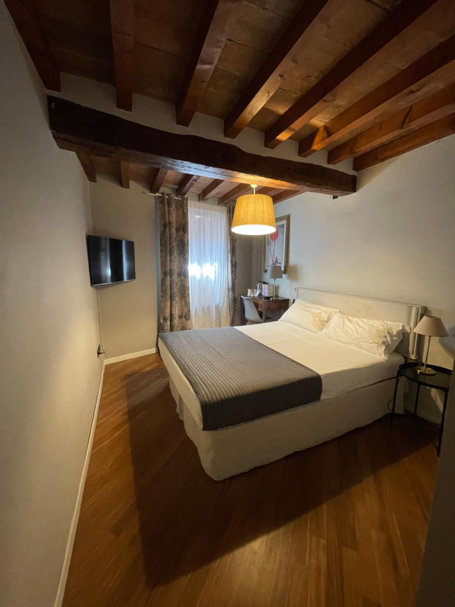 Le Camere di Bsuites Parme Extérieur photo